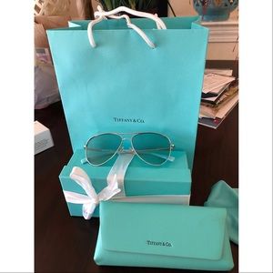Tiffany’s Pilot Sunglasses Diamond Point